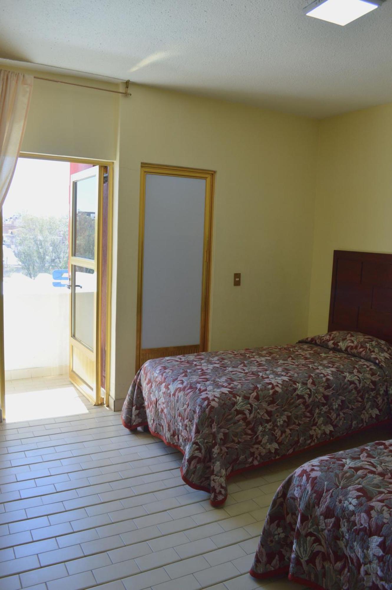 Hotel Topacio 산 후안 데 로스 라고스 외부 사진